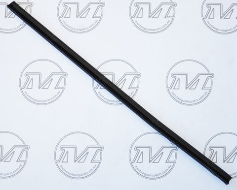 WEATHERSTRIP OUTER XC SEDAN RH REAR WEATHERSTRIP OUTER XC SEDAN RH REAR