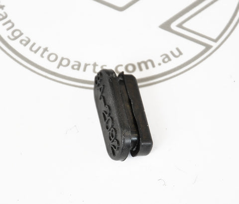 BRAKE BACKING PLATE PLUG MUSTANG & FALCON BRAKE BACKING PLATE PLUG MUSTANG & FALCON