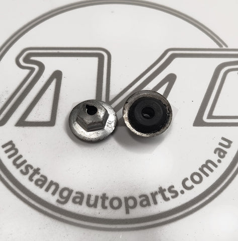 SPEED NUT 1/8 WITH RUBBER SPEED NUT 1/8 WITH RUBBER