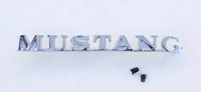 FENDER SCRIPT MUSTANG 1964 FENDER SCRIPT MUSTANG 1964