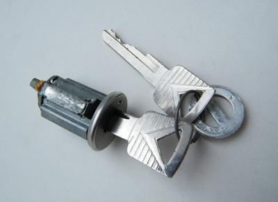 IGNITION BARREL & KEYS 1965-1966